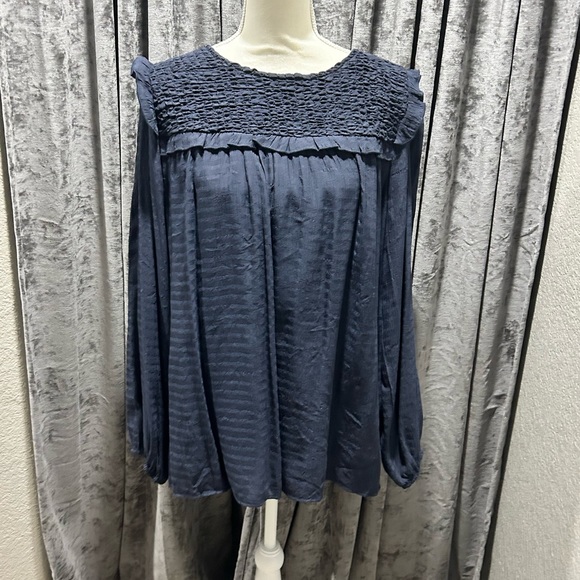 Women’s XL Navy Blue Blouse - Picture 2 of 7